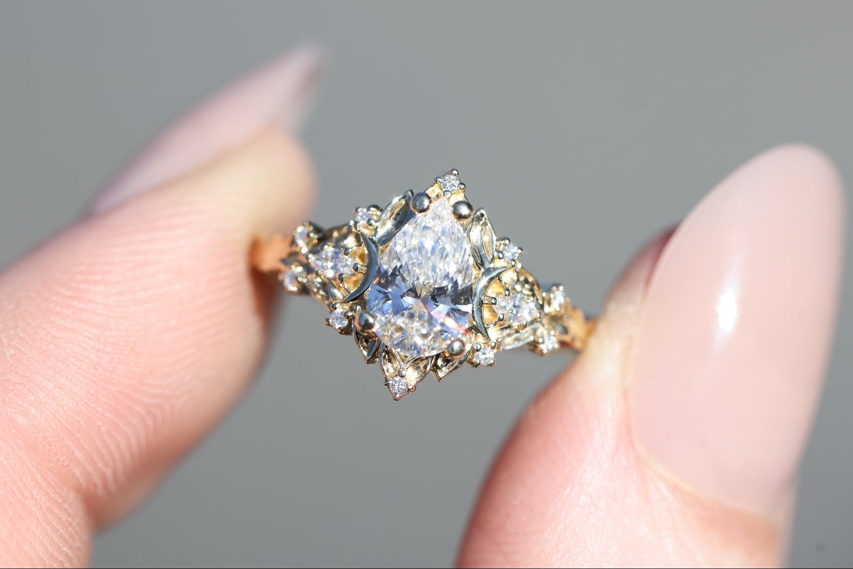 Briar Moon Three Stone with 8x5mm Lab Diamond Pear Center – Oore 