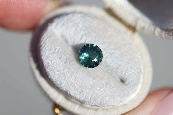 1.18ct round green teal sapphire