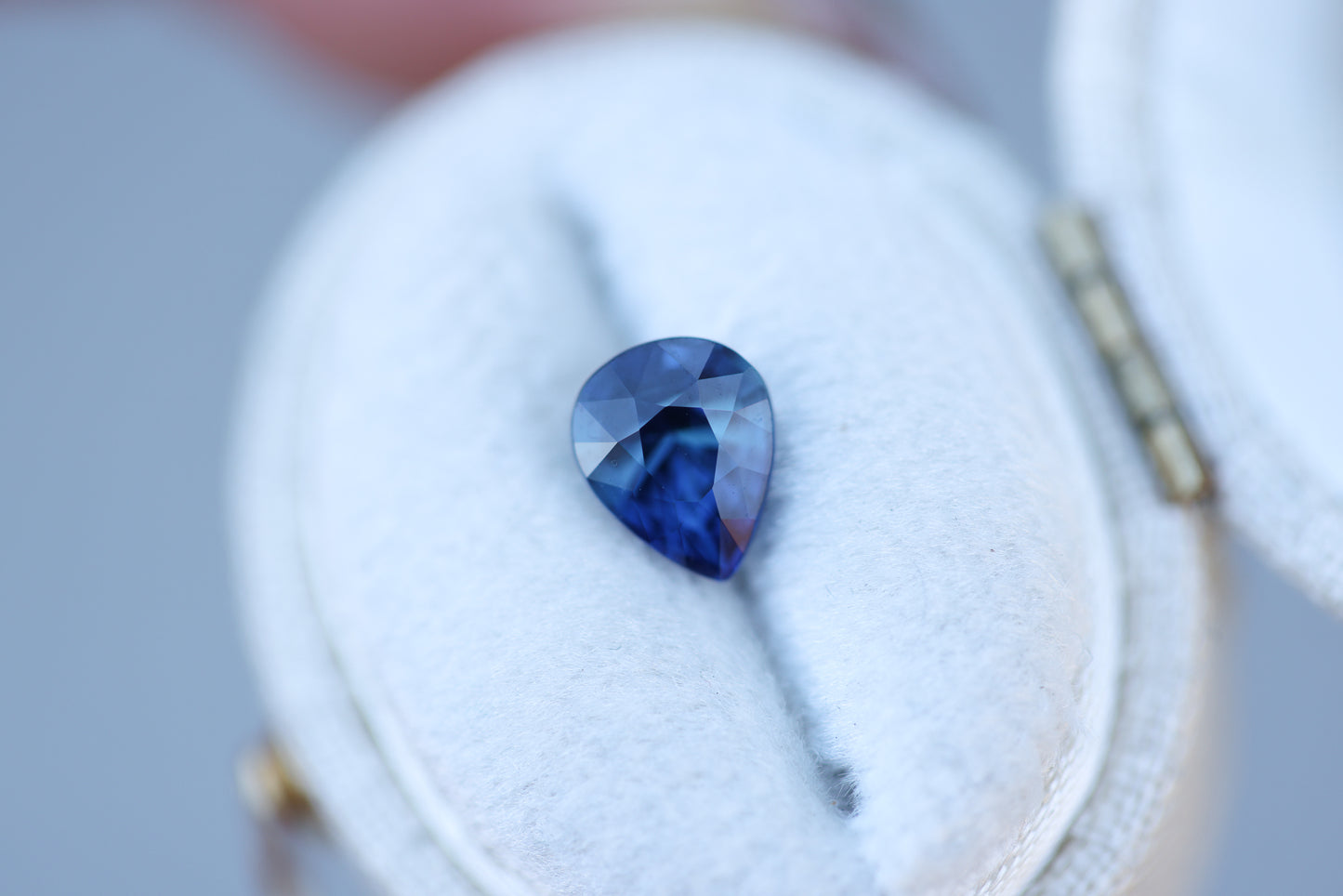 Load image into Gallery viewer, 1.89ct pear deep blue sapphire

