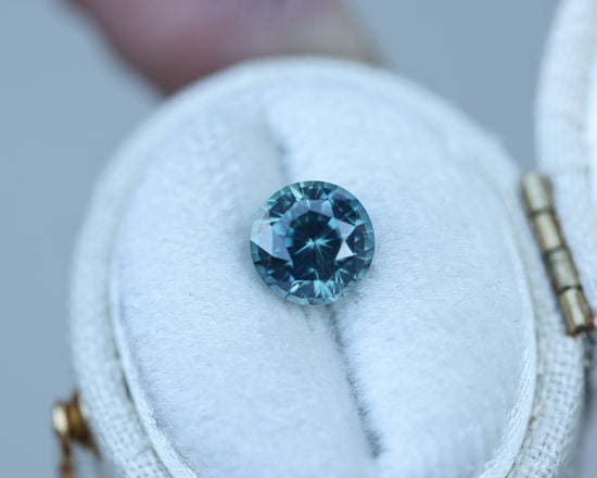 2.04ct round blue teal sapphire