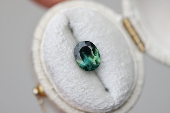 1.86ct oval green sapphire