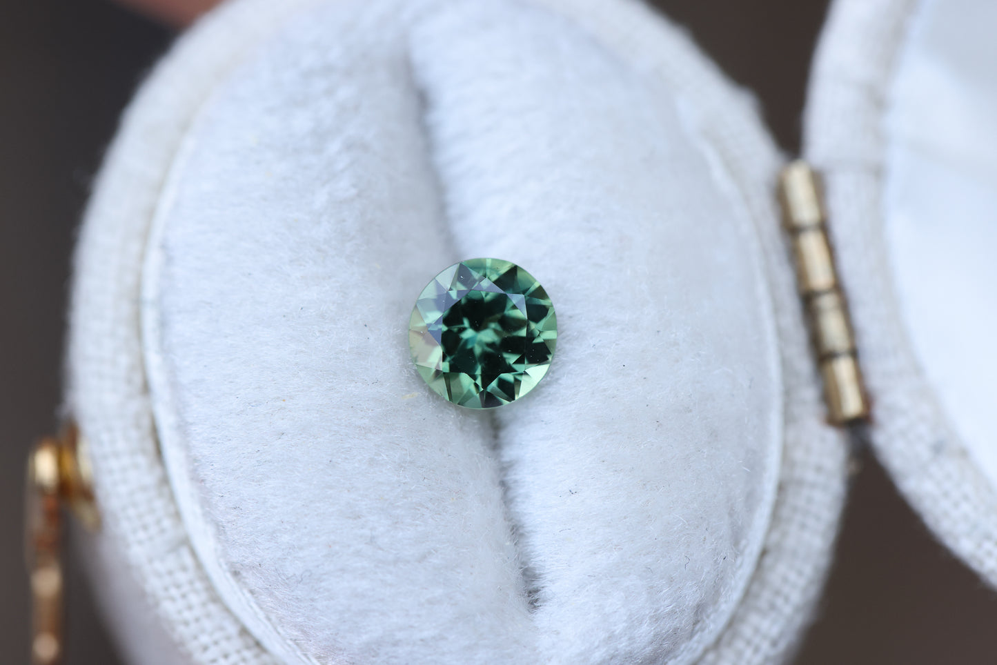 .8ct round green sapphire