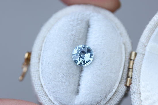 1.01ct round light blue sapphire