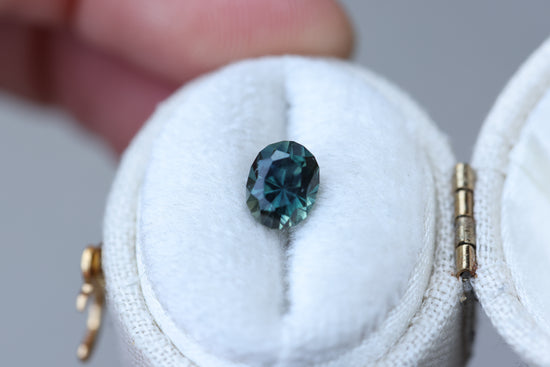 1.51ct oval green teal sapphire - Regal Radiant cut by John Dyer