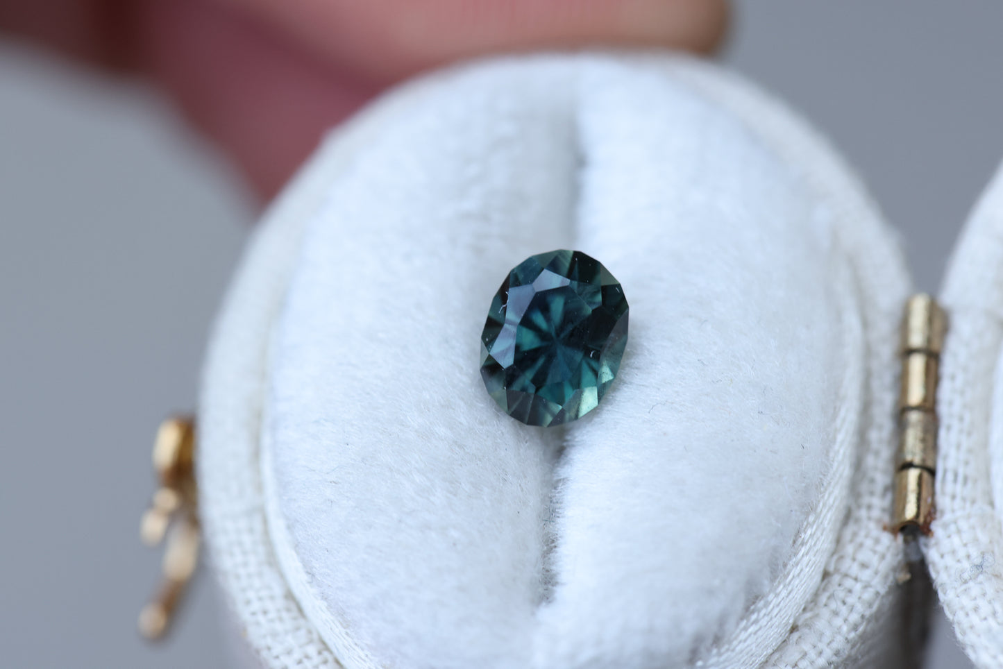 1.51ct oval green teal sapphire - Regal Radiant cut by John Dyer