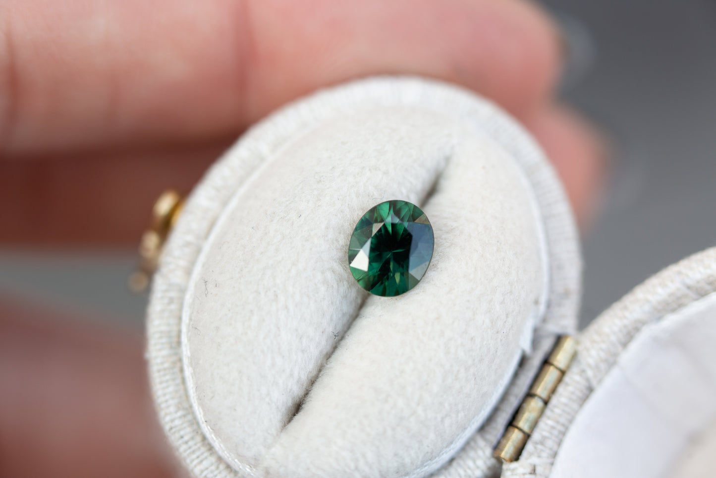Load image into Gallery viewer, 1.09ct oval deep green sapphire
