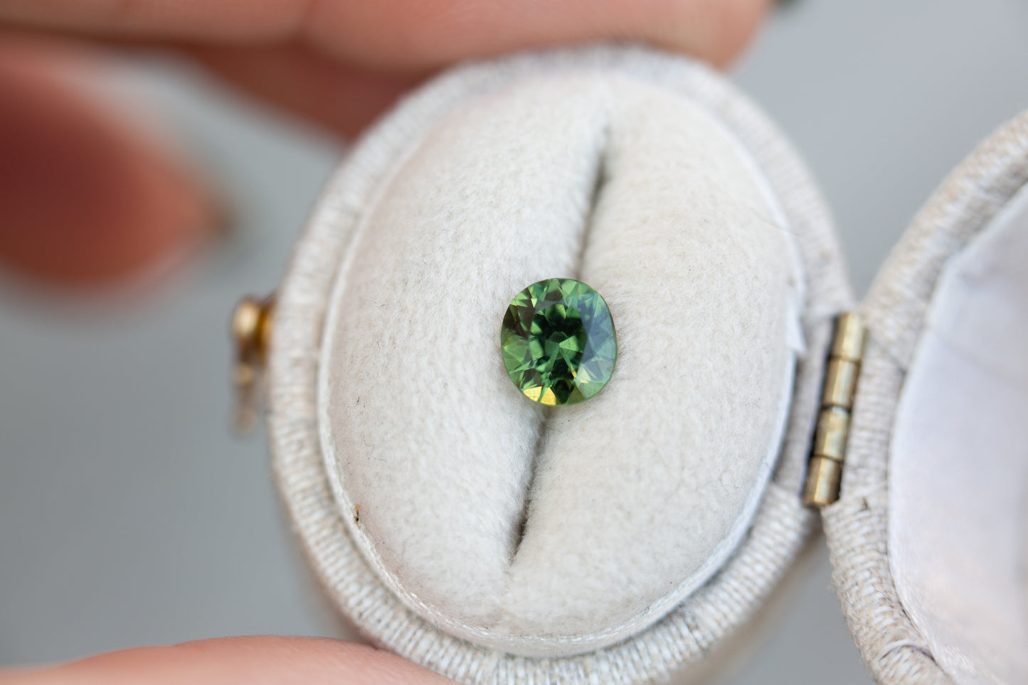 Load image into Gallery viewer, .96ct oval green sapphire
