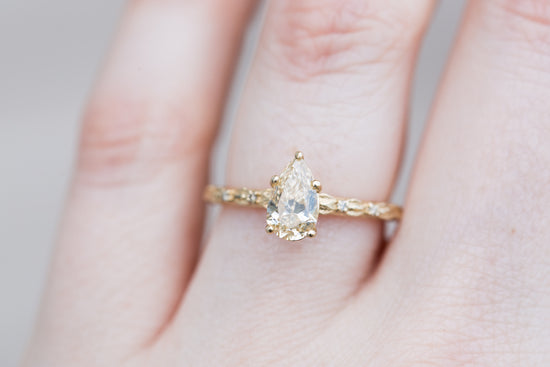 Pear champagne diamond elvina ring