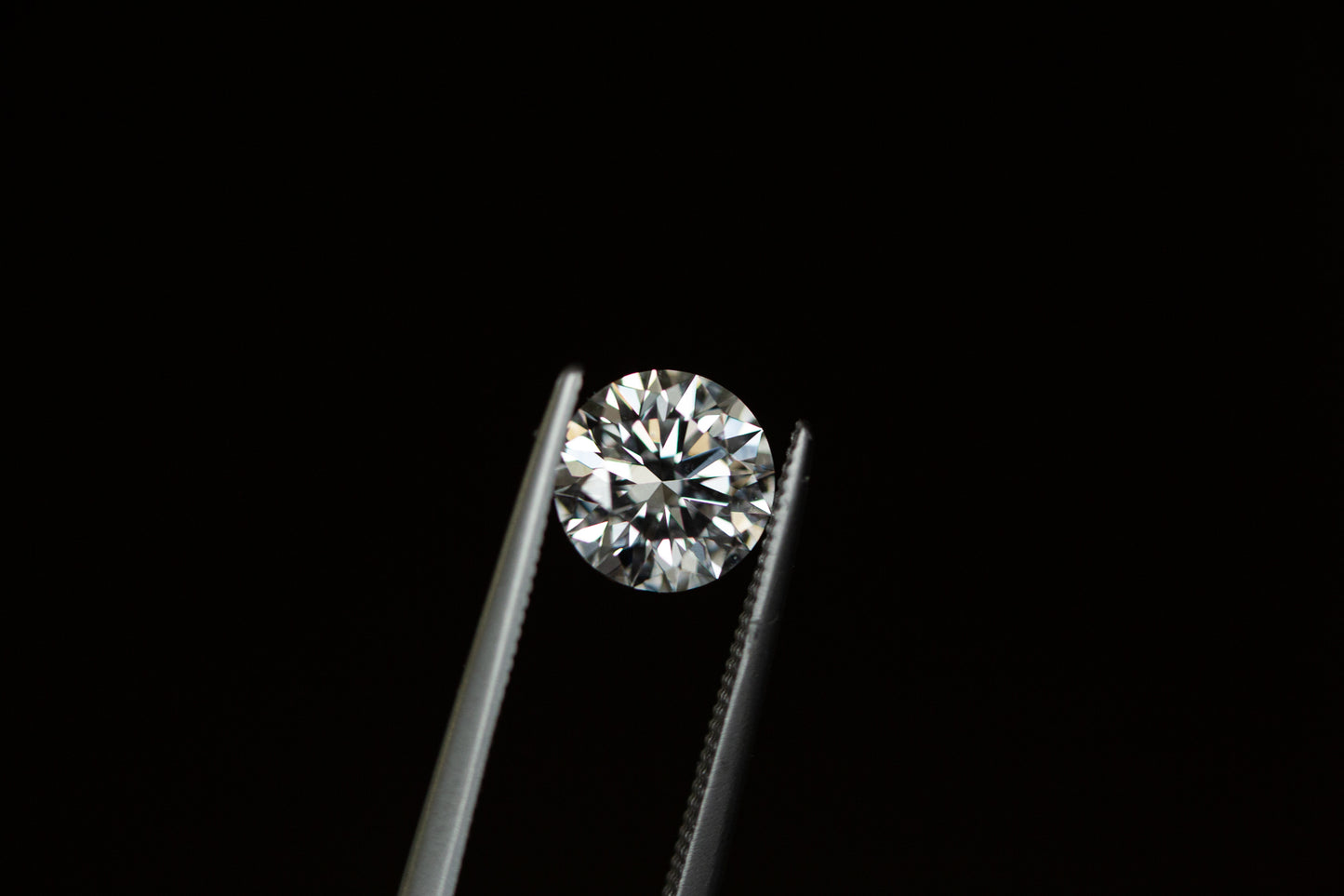 Load image into Gallery viewer, 1.28ct G VS1 round lab diamond
