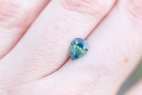 Load image into Gallery viewer, 1.05ct pear opalescent blue green sapphire
