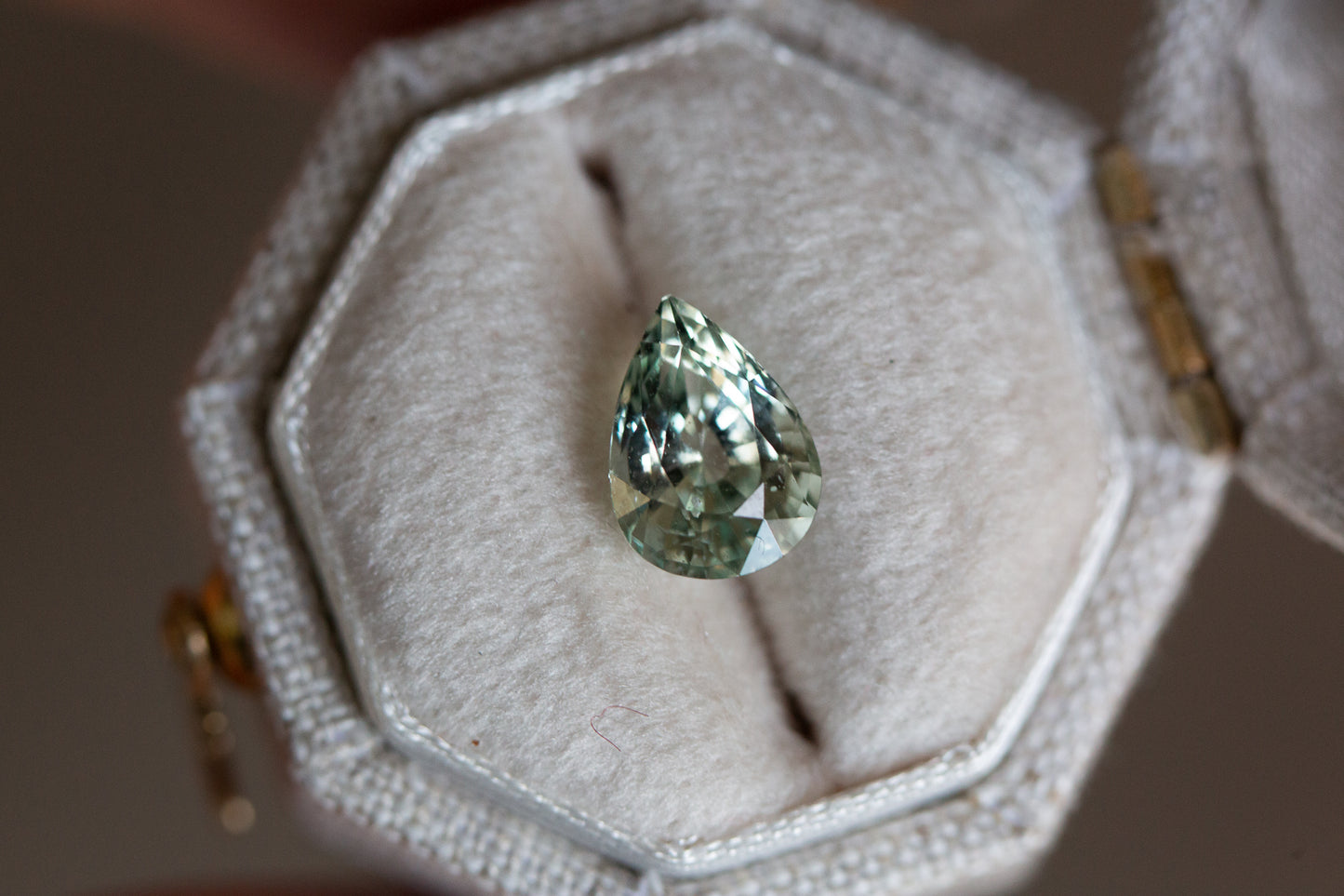 Load image into Gallery viewer, 1.94ct pear mint green sapphire
