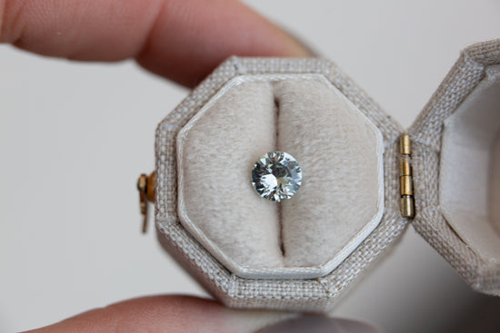 Load image into Gallery viewer, ON HOLD .88ct light pale green round sapphire
