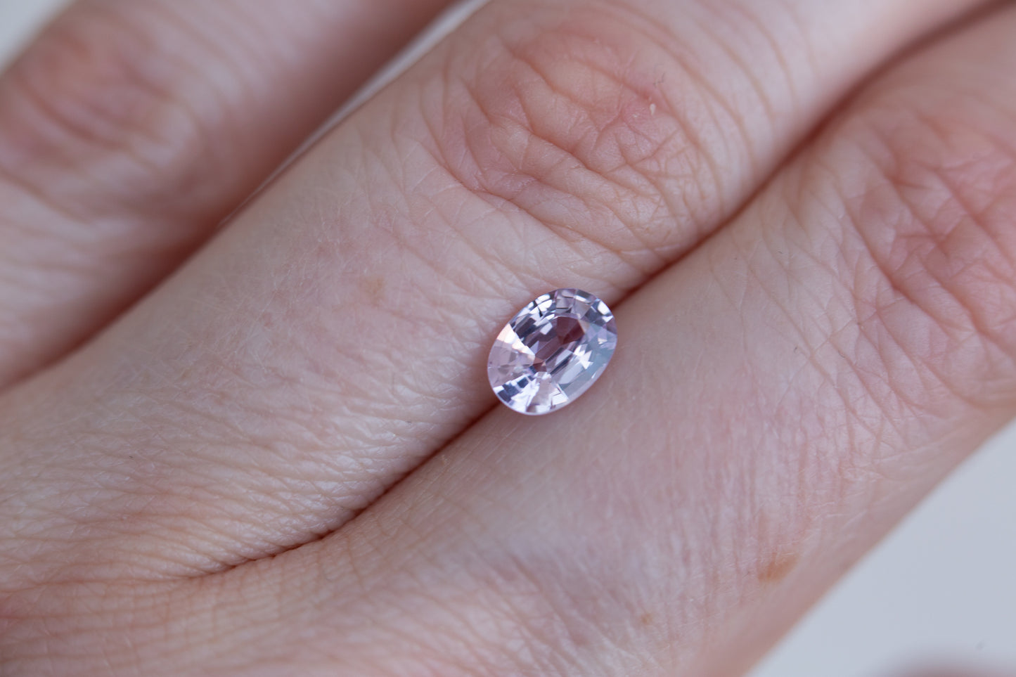 1.03ct light purple/pink oval sapphire