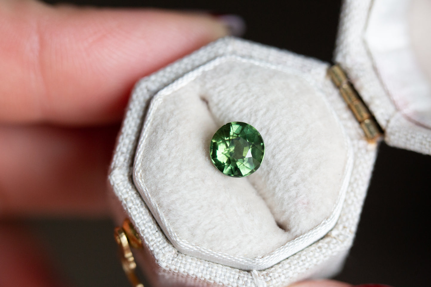 1.59ct round green sapphire