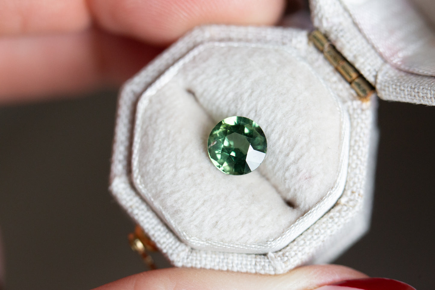 Load image into Gallery viewer, 1.61ct round green sapphire

