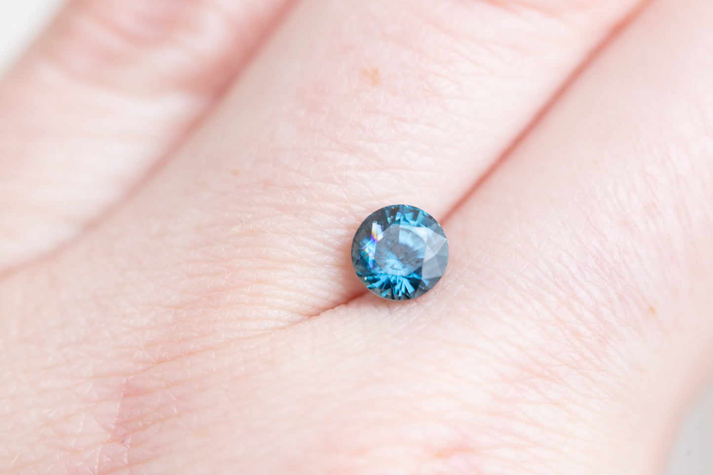 Load image into Gallery viewer, 1.38ct round blue sapphire

