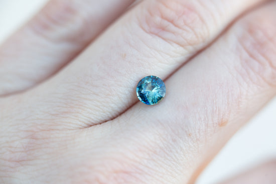 Load image into Gallery viewer, 1.04ct teal sapphire
