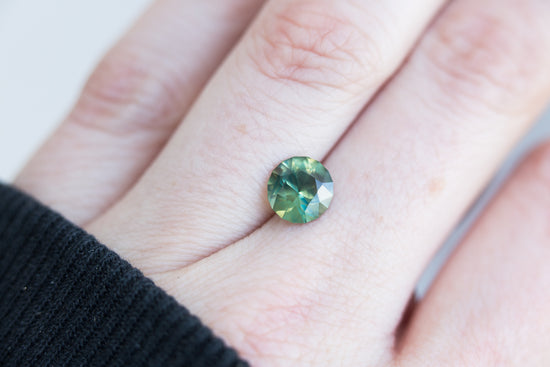 Load image into Gallery viewer, 2ct mermaid green/teal round sapphire
