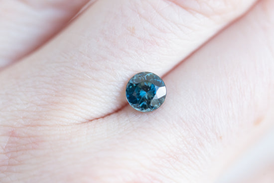Load image into Gallery viewer, 1.33ct round teal sapphire
