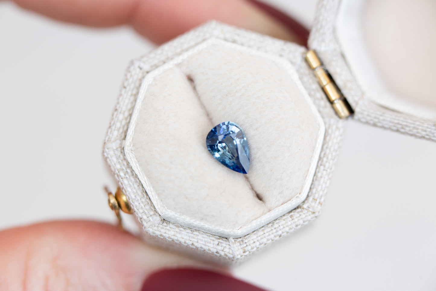 Load image into Gallery viewer, 1.05ct pear blue sapphire
