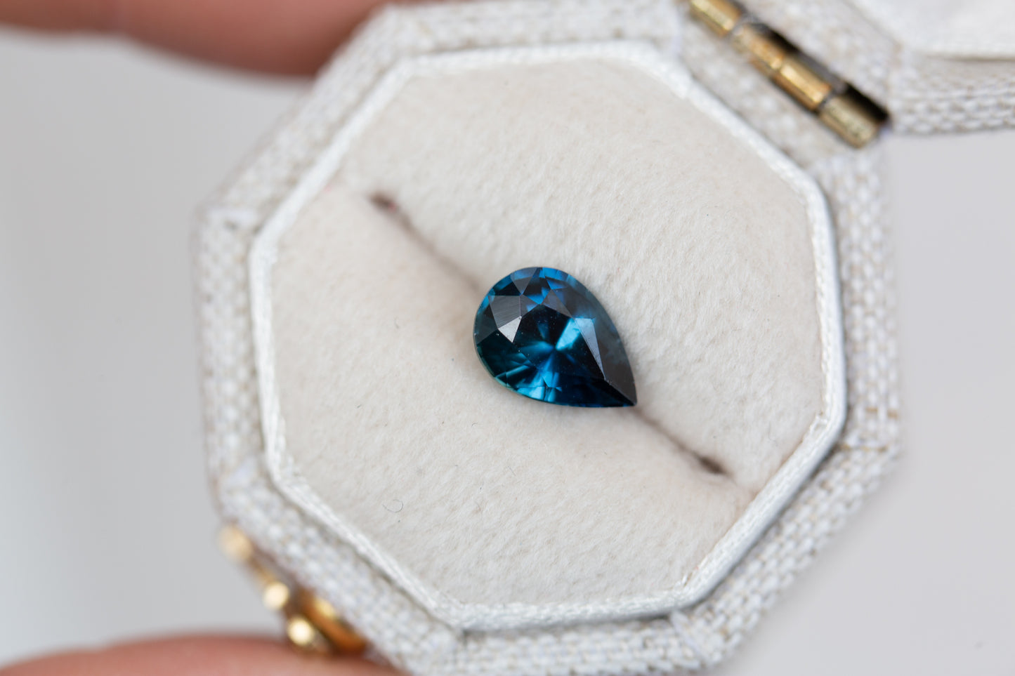 Load image into Gallery viewer, 1.12ct deep blue green sapphire
