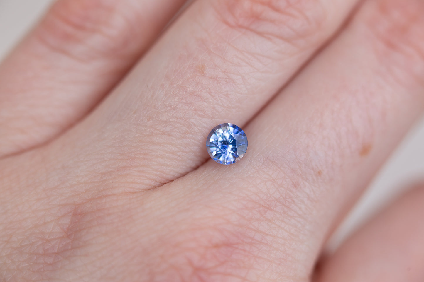 Load image into Gallery viewer, .84ct light blue Sri Lankan sapphire

