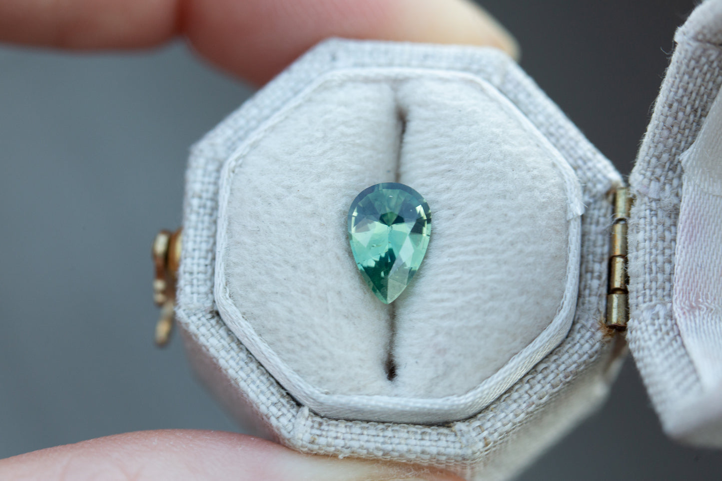 Load image into Gallery viewer, 1.11ct pear teal green sapphire
