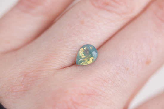 1.56ct opalescent teal sapphire