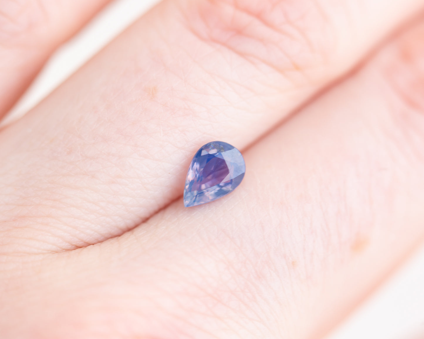 Load image into Gallery viewer, .98ct pear opalescent purple sapphire
