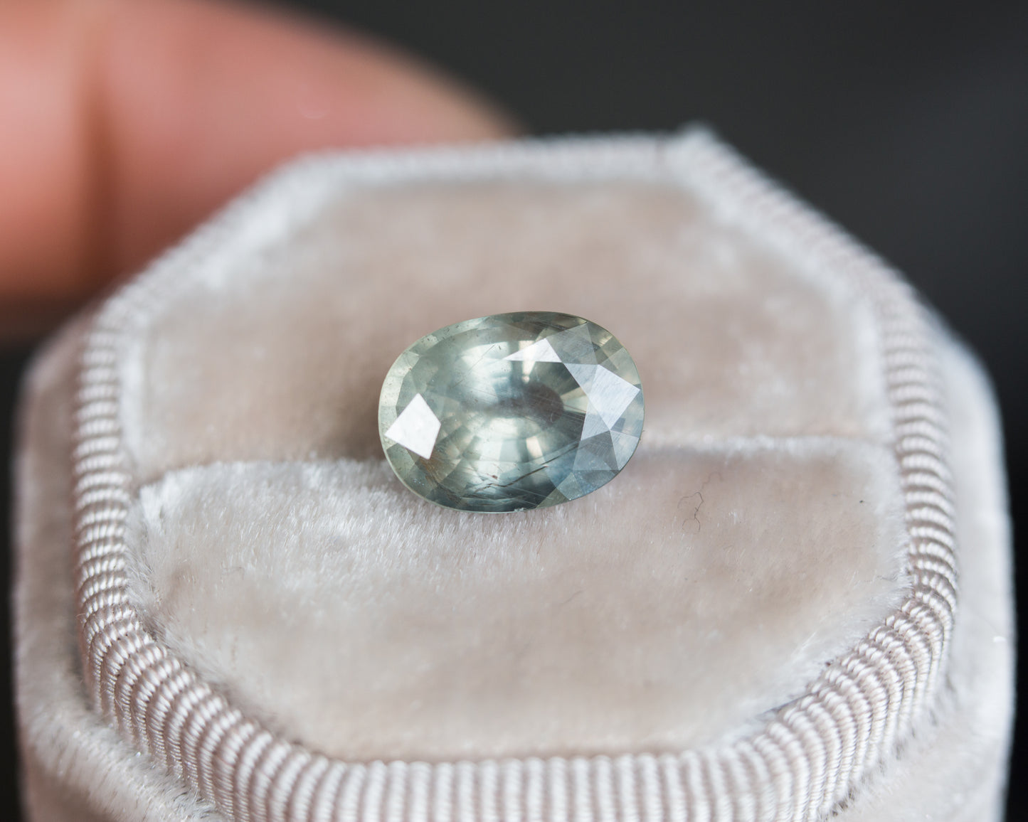 Load image into Gallery viewer, 6.14ct green grey umba sapphire
