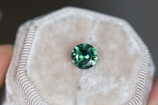 2.5ct round green sapphire