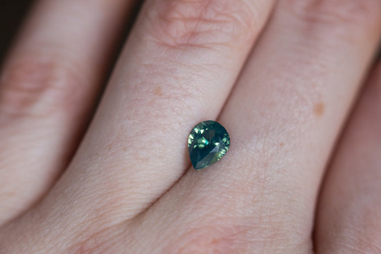 Load image into Gallery viewer, 1.14ct pear opalescent teal sapphire
