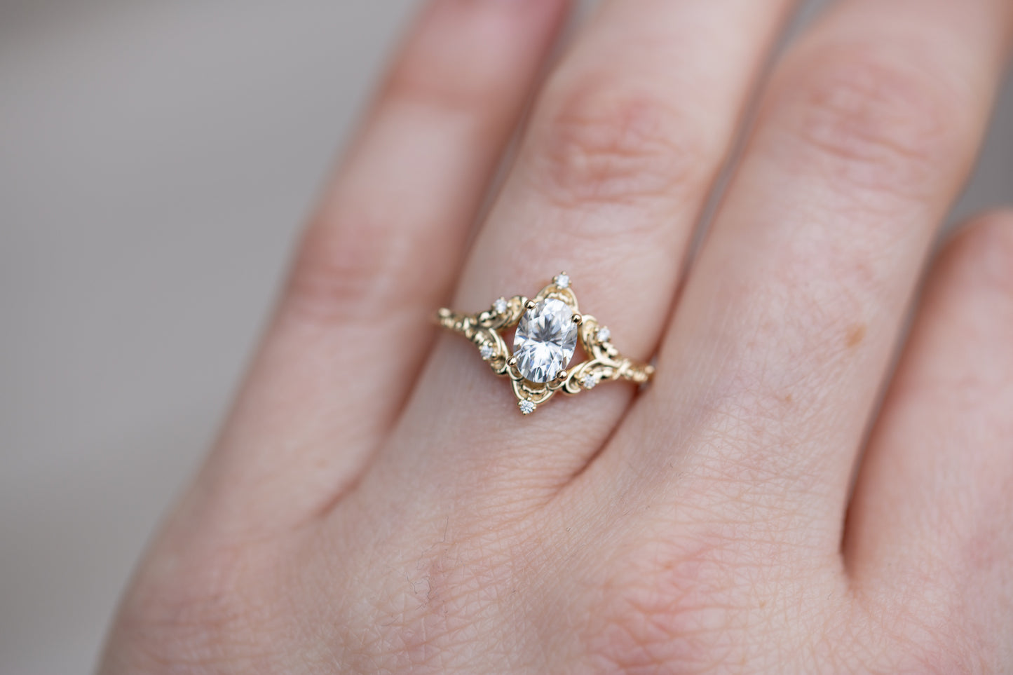 Load image into Gallery viewer, The Aurora setting with oval moissanite
