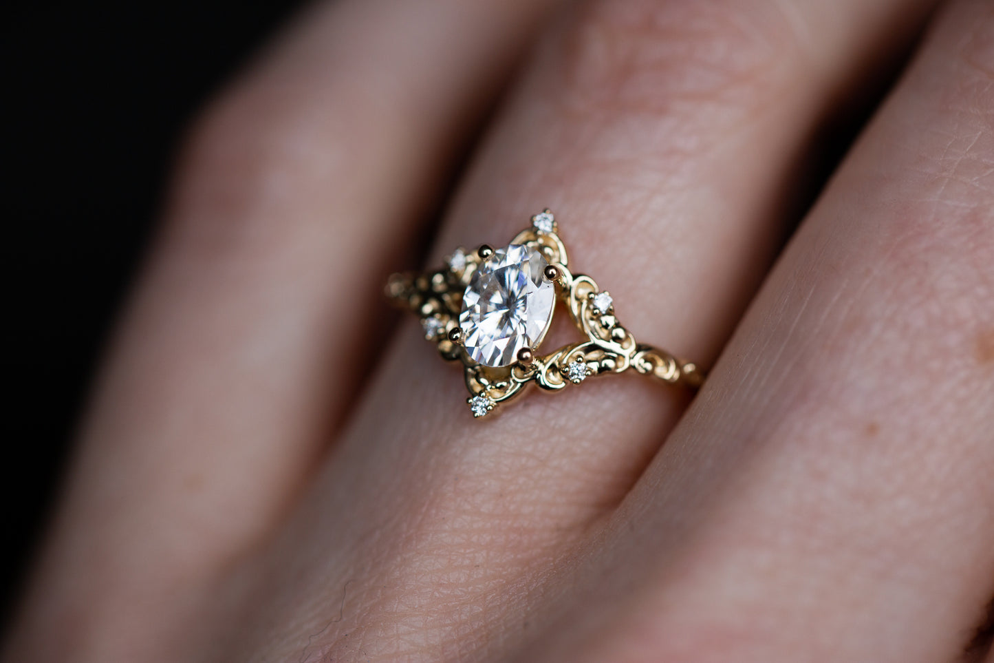 Load image into Gallery viewer, The Aurora setting with oval moissanite
