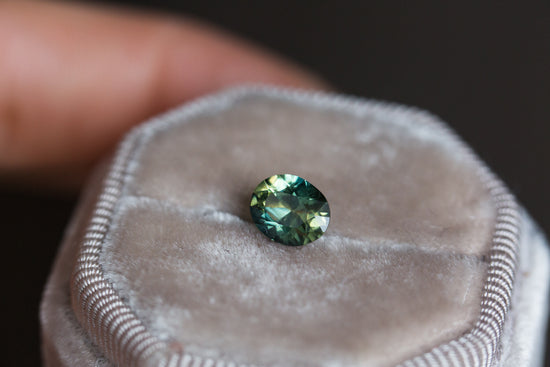 1.46ct oval parti sapphire