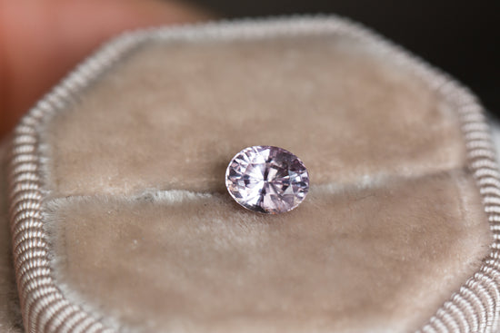 Load image into Gallery viewer, 1.17ct oval light pink sapphire
