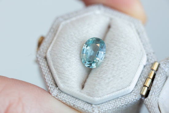 Extra owed - 1.59ct oval light teal blue sapphire