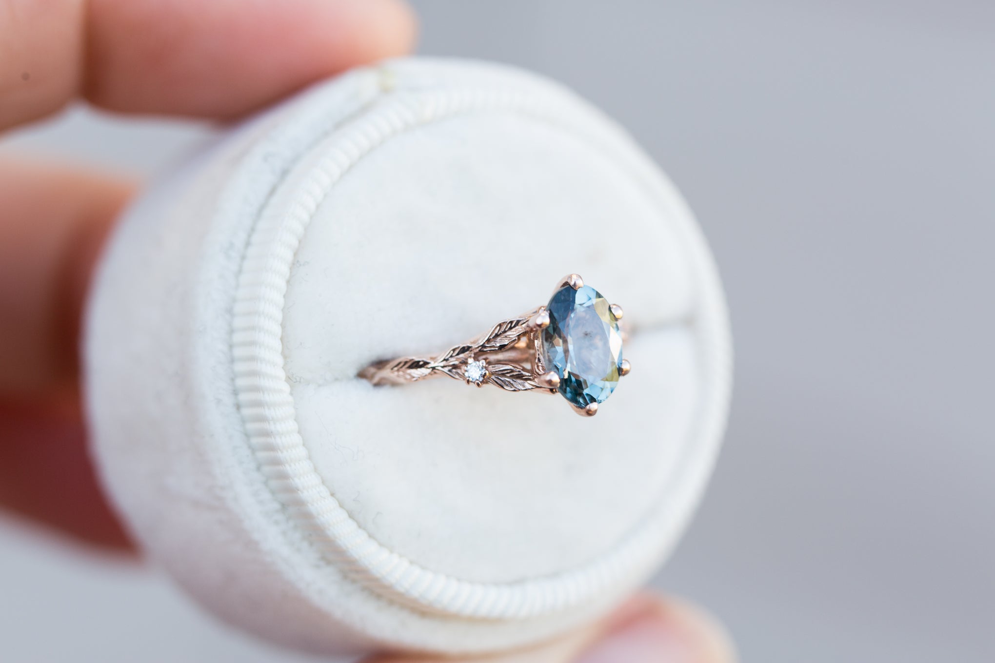 Oval grey spinel leaf ring – Oore jewelry