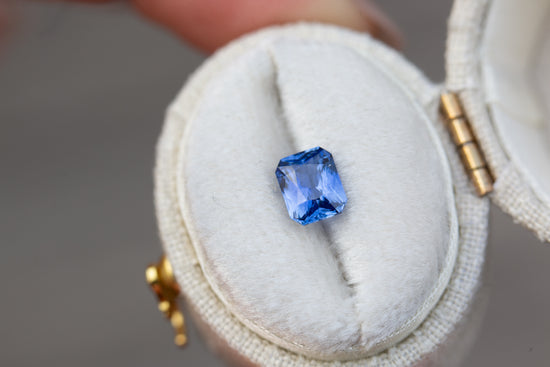 Load image into Gallery viewer, 1.08ct radiant cut blue sapphire

