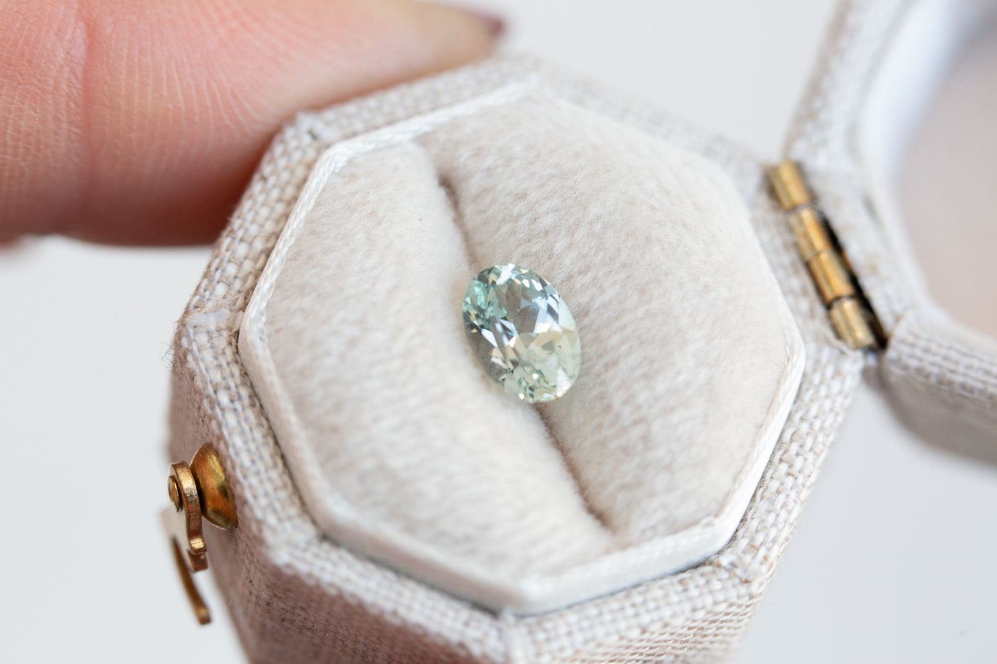 1.05ct oval Montana sapphire