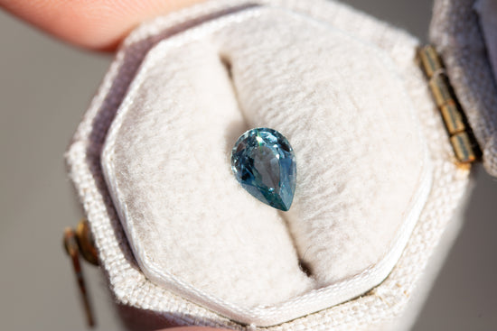 Load image into Gallery viewer, .89ct pear teal blue sapphire
