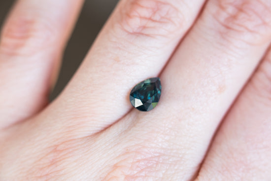 Load image into Gallery viewer, 2.28ct pear blue green sapphire
