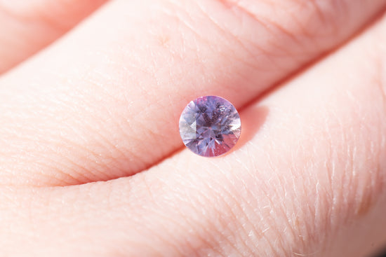 Load image into Gallery viewer, 1.18ct round light pink purple sapphire

