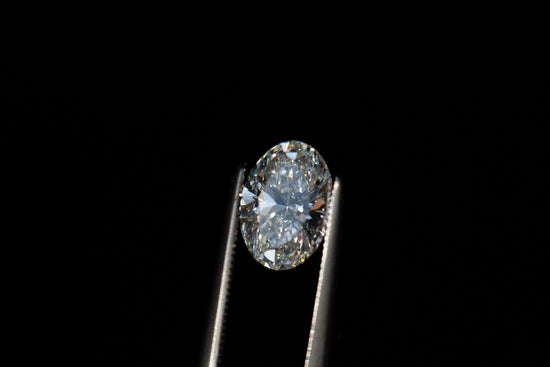 Load image into Gallery viewer, 1.72ct oval lab grown diamond
