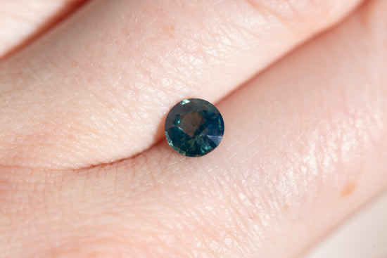 Load image into Gallery viewer, 1.13ct round teal sapphire
