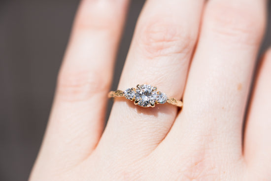 Load image into Gallery viewer, Round moissanite three stone leaf ring
