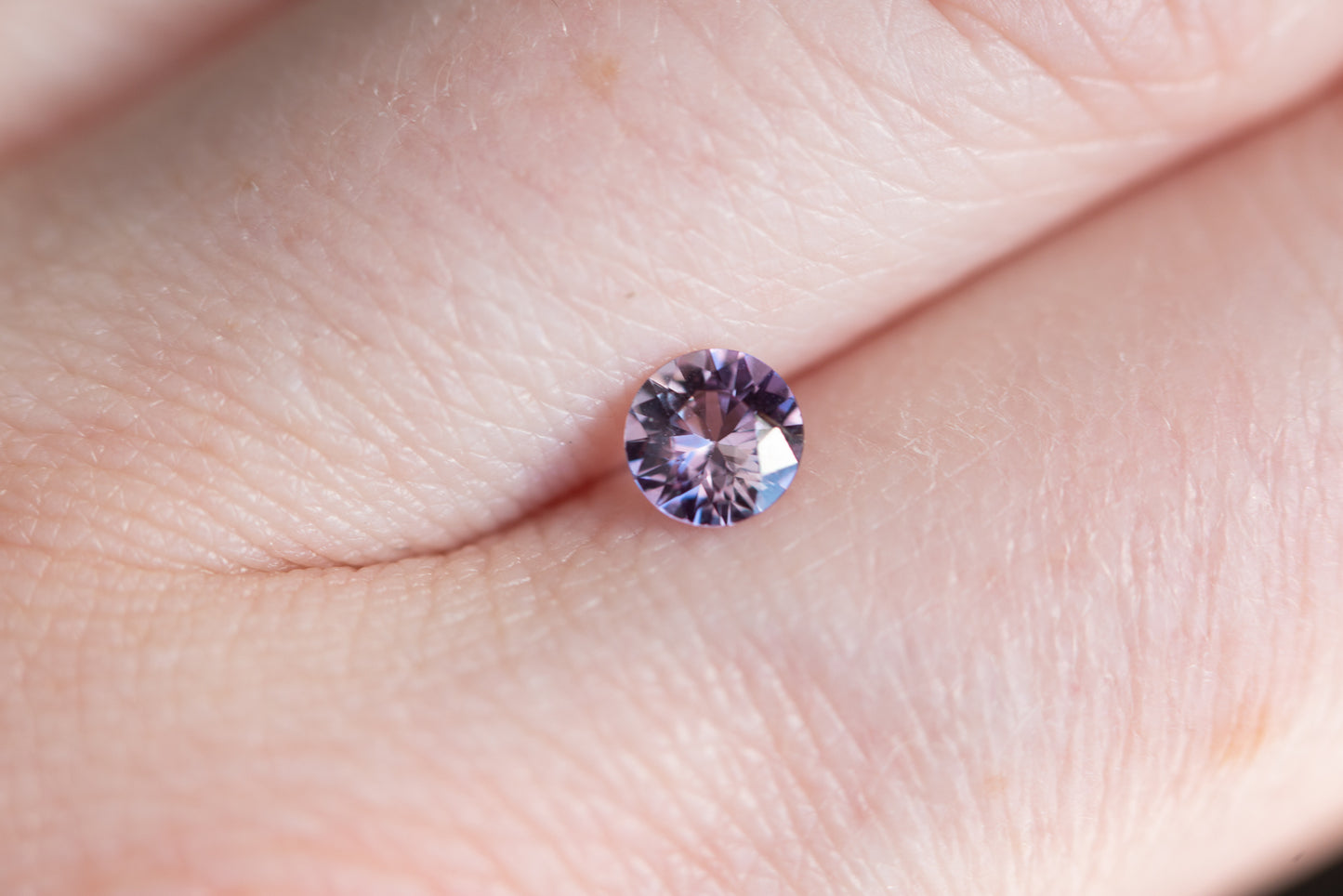 Load image into Gallery viewer, .51ct round medium purple mauve sapphire
