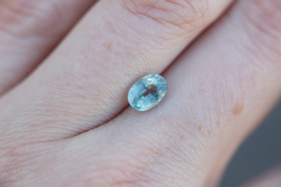 Load image into Gallery viewer, 1.51ct teal umba sapphire- color shifter
