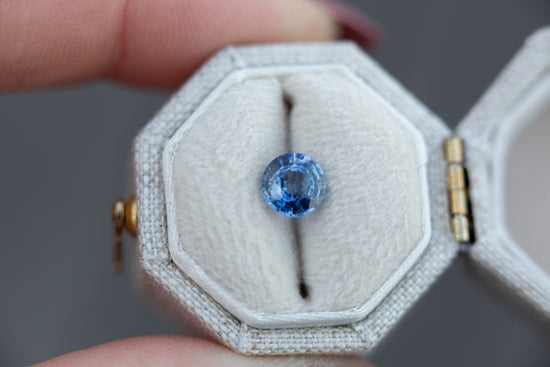 1.18ct round blue sapphire