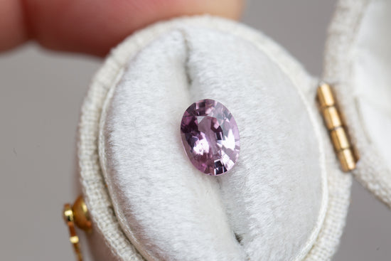 Load image into Gallery viewer, 1.5ct oval medium pink sapphire
